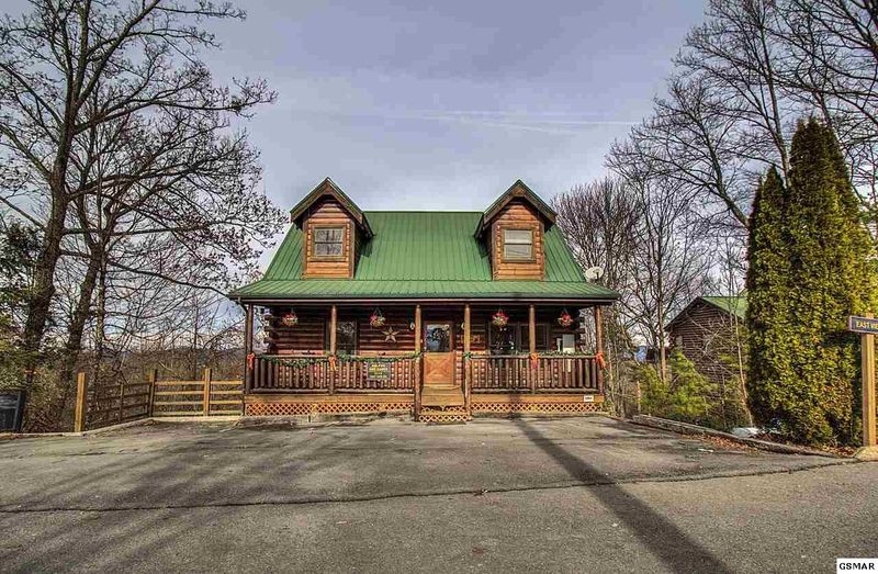 2113 View Dr #ALLFUNANDGAMES, Sevierville, TN 37876