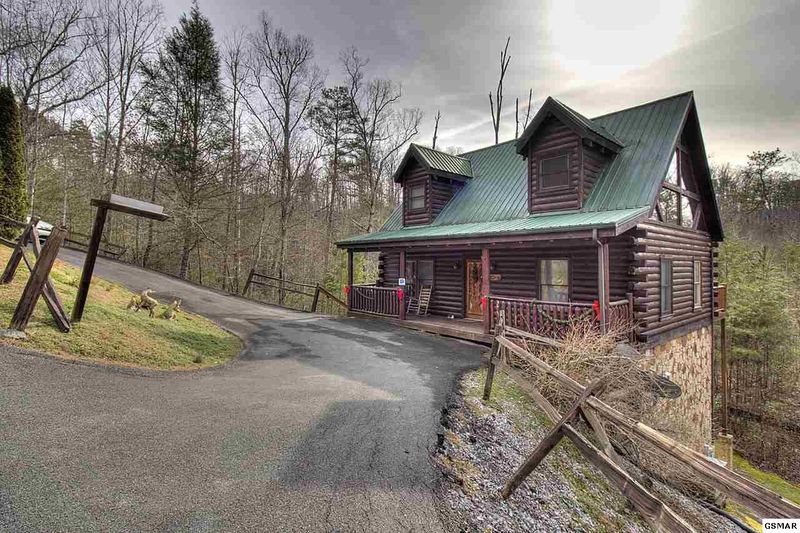 2231 Breezy Rd #RUSTICELEGANCE, Sevierville, TN 37876