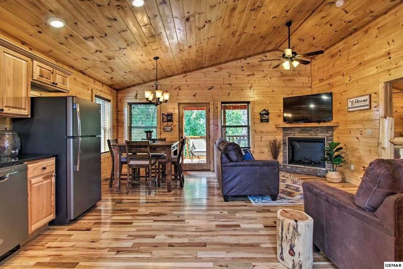 134 Bear Valley Rd, Sevierville, TN 37876