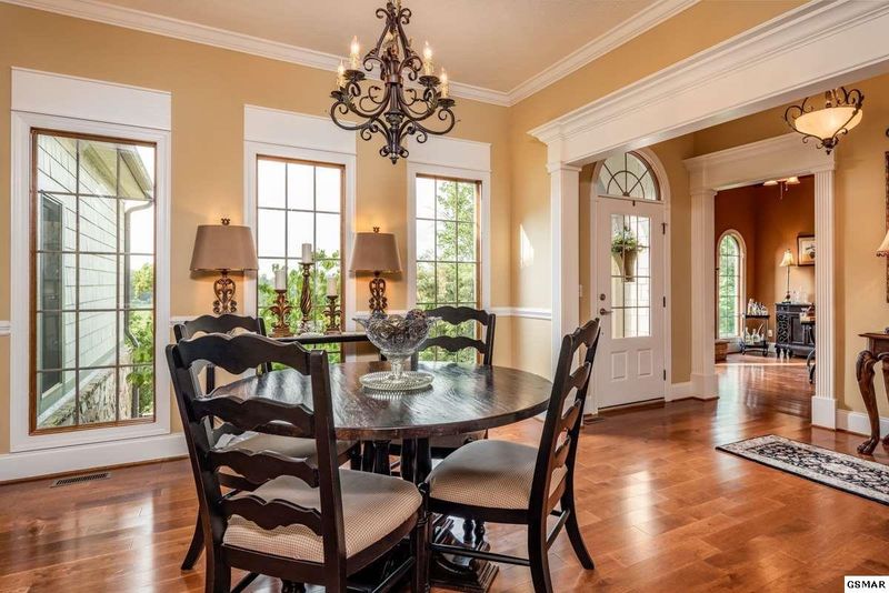 105 Burning Oaks Dr, Sevierville, TN 37876