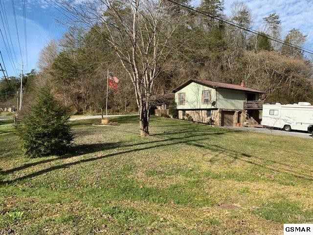 1605 Upper Middle Creek Rd, Sevierville, TN 37876