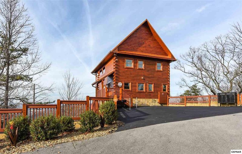 1949 Starr Ridge Dr, Sevierville, TN 37876