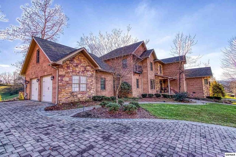 1522 Landmark Blvd, Sevierville, TN 37862