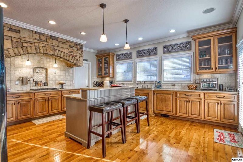 1522 Landmark Blvd, Sevierville, TN 37862