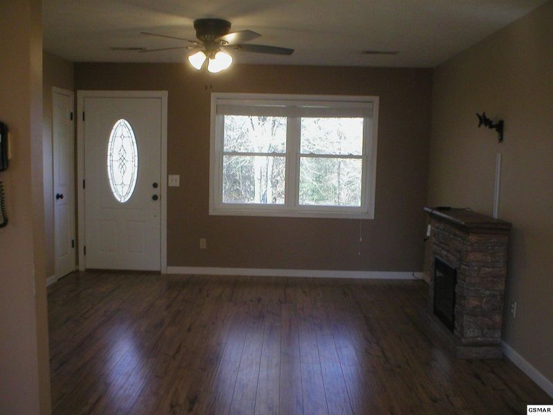 1141 Middle Ridge Rd, Sevierville, TN 37862