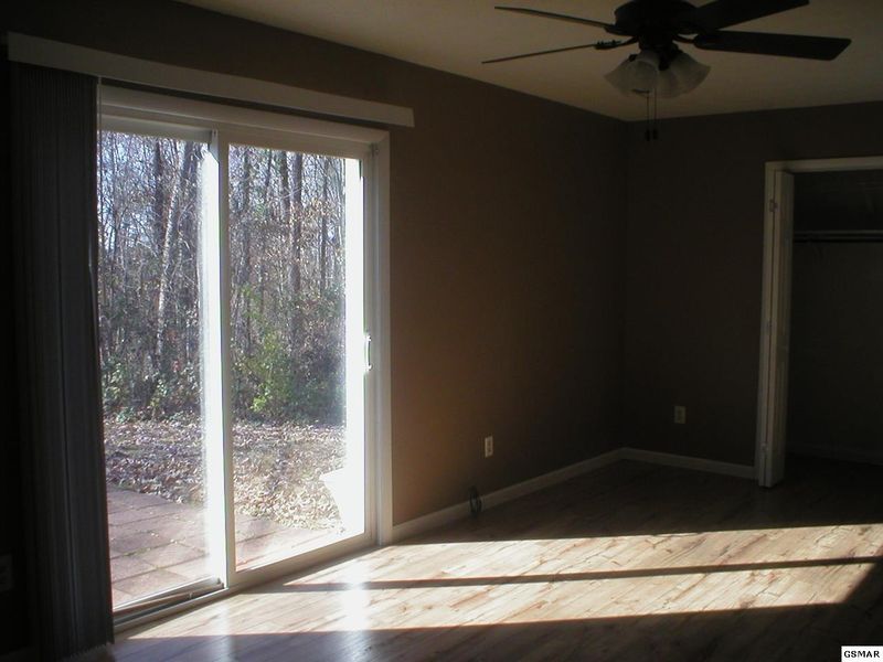 1141 Middle Ridge Rd, Sevierville, TN 37862
