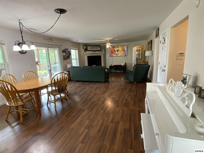 2101 Red Bank Cir, Sevierville, TN 37876