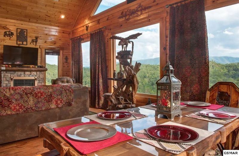 2852 White Oak Ridge Ln, Sevierville, TN 37876