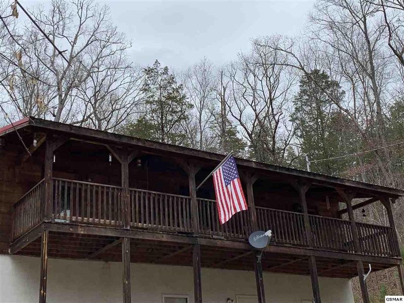 533 Cedar Top Dr, Sevierville, TN 37876