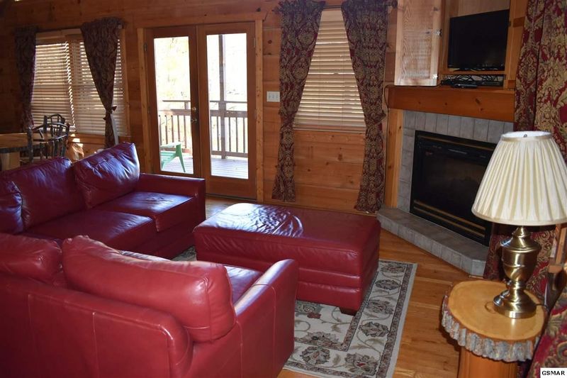 1648 Lamons Loop #TREEHOUSEFORTWO, Sevierville, TN 37876