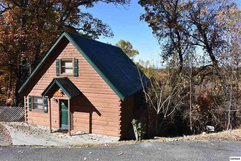 1648 Lamons Loop #TREEHOUSEFORTWO, Sevierville, TN 37876