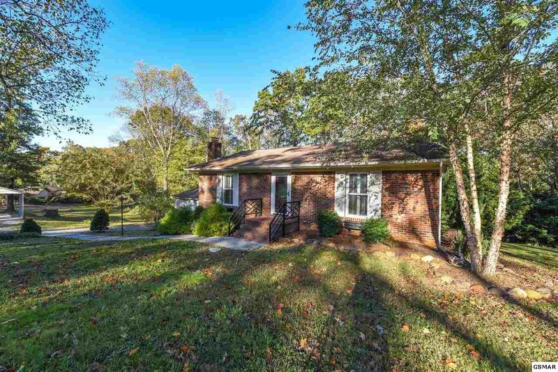 5640 Lon Roberts Dr INCLUDESLOTONLEFT, Knoxville, TN 37918