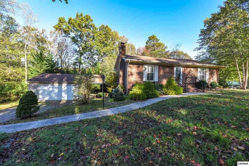 5640 Lon Roberts Dr INCLUDESLOTONLEFT, Knoxville, TN 37918