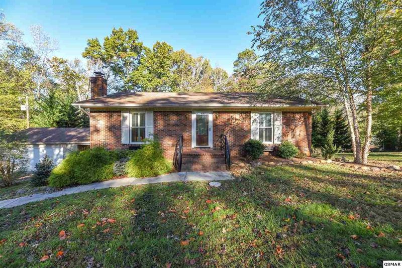 5640 Lon Roberts Dr INCLUDESLOTONLEFT, Knoxville, TN 37918