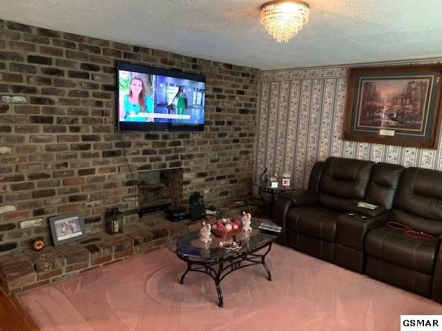 205 Pigeon St, Sevierville, TN 37862