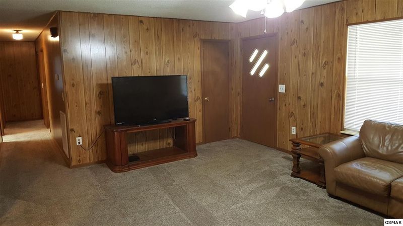 612 Honeysuckle Way, Sevierville, TN 37862
