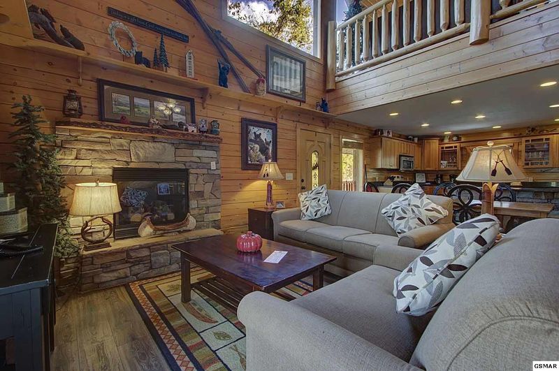 2264 Marshall Springs Way #MOUNTAINLIFT4142, Sevierville, TN 37862