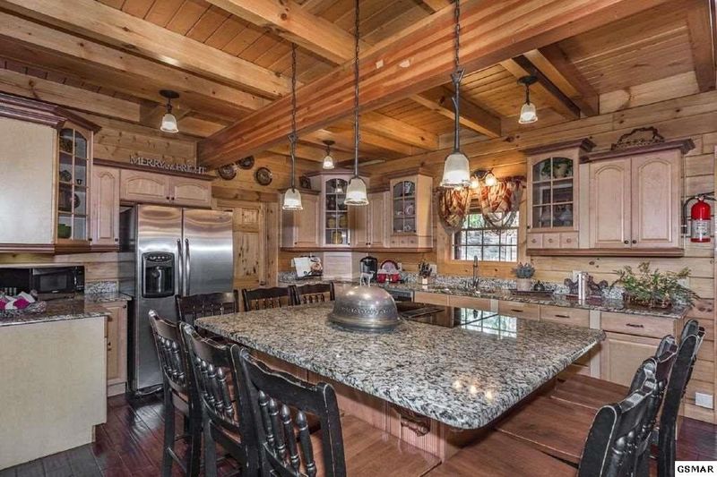 2235 Legend Dr, Sevierville, TN 37876