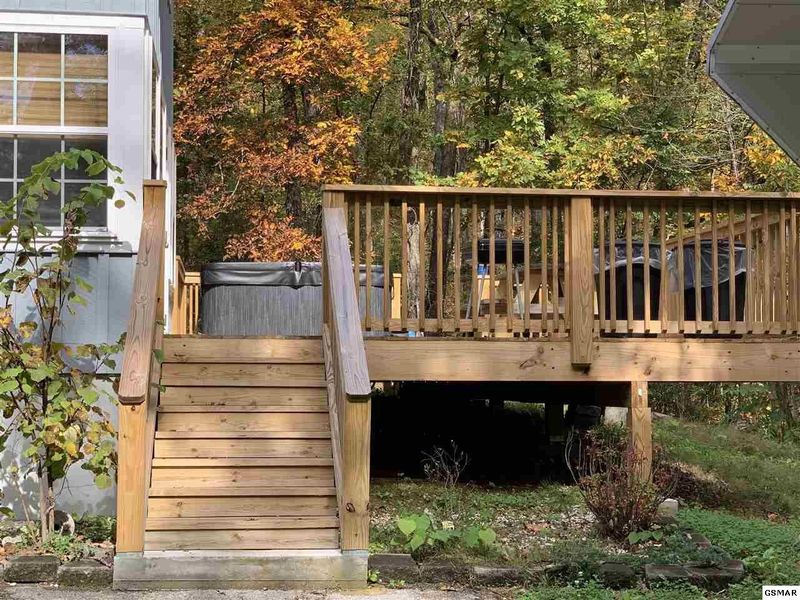 2903 Barnes Dr, Sevierville, TN 37862