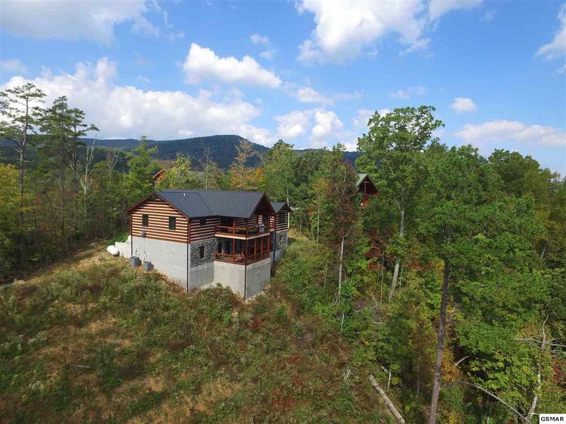 2006 Waldens Creek Rd, Sevierville, TN 37862