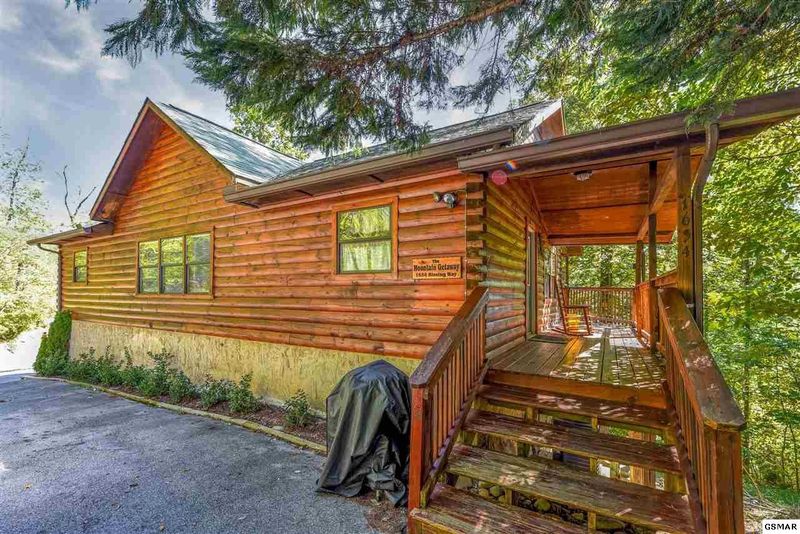 1654 Kissing Way, Sevierville, TN 37862