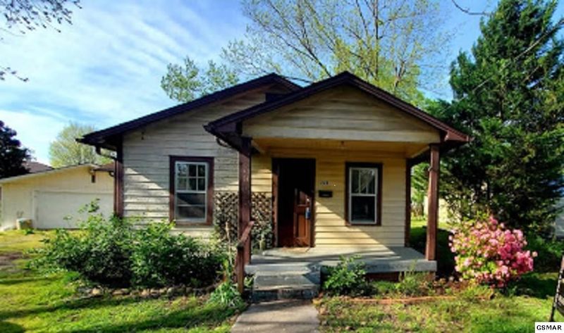 224 Cherry St, Sevierville, TN 37862