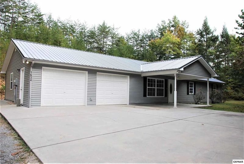 1634 Herman Large Ln, Sevierville, TN 37876
