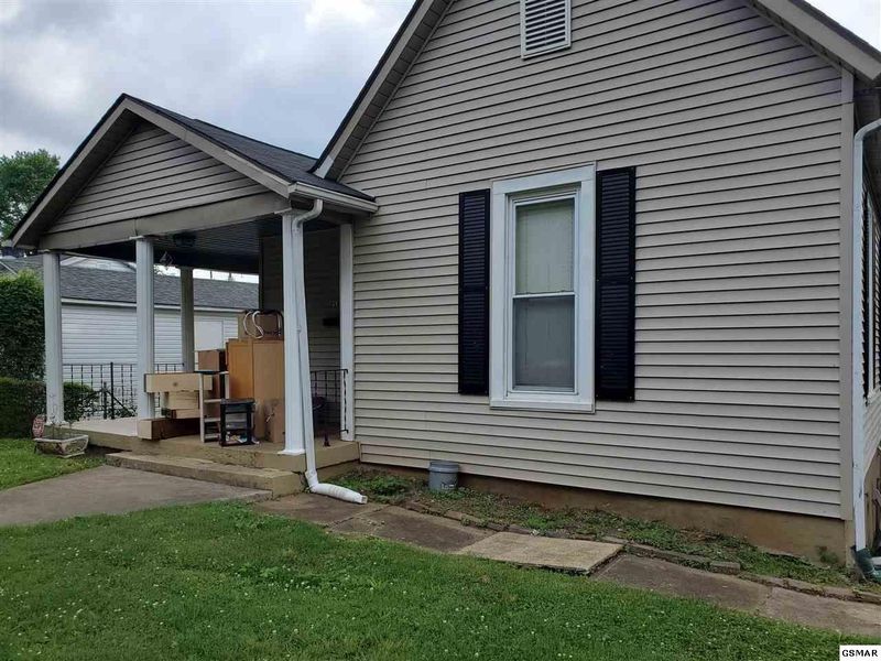 218 Emerald Ave, Knoxville, TN 37917