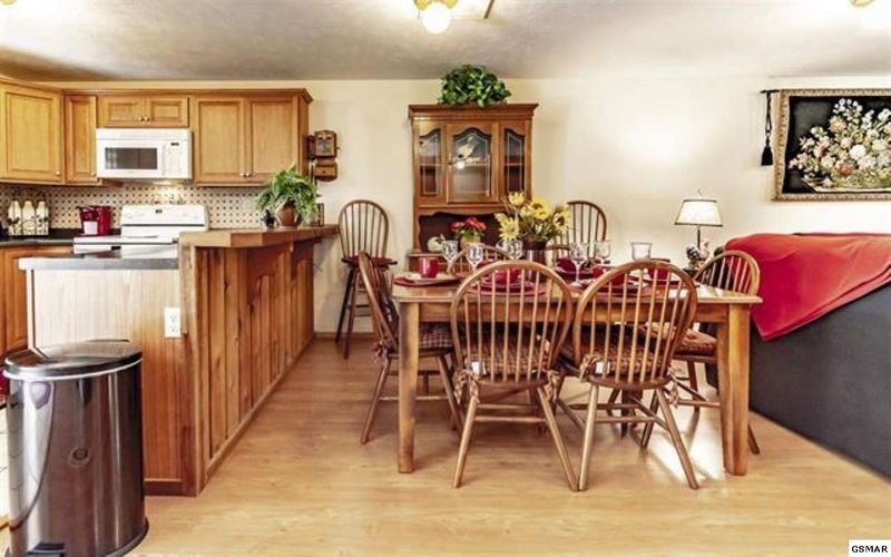 3930 Dollys Dr, Sevierville, TN 37876