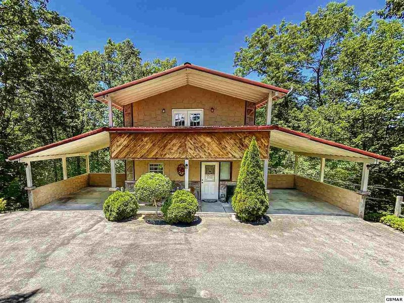3930 Dollys Dr, Sevierville, TN 37876