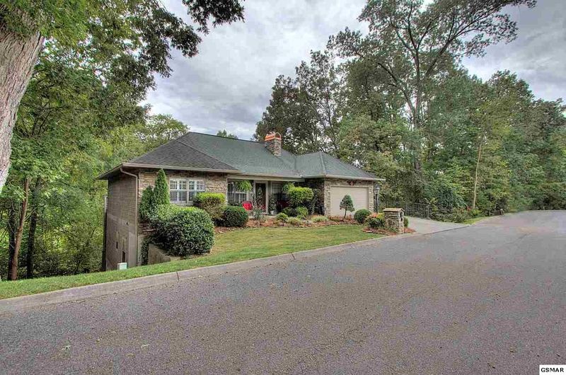 320 Saddleback Way, Sevierville, TN 37862