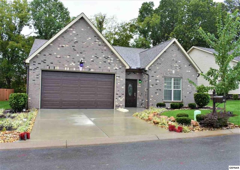 2224 Boulder Crest Ln, Sevierville, TN 37876