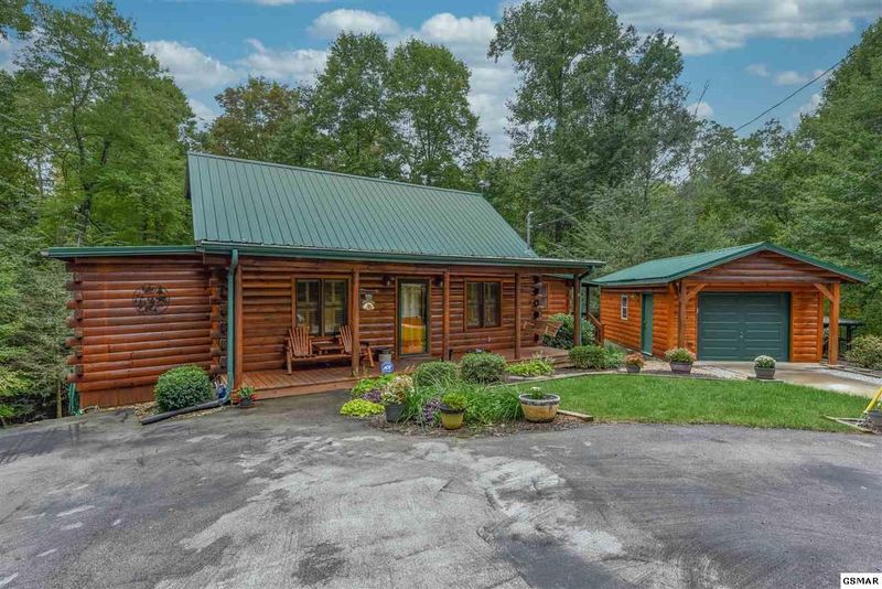 1007 Elm Cir, Sevierville, TN 37876