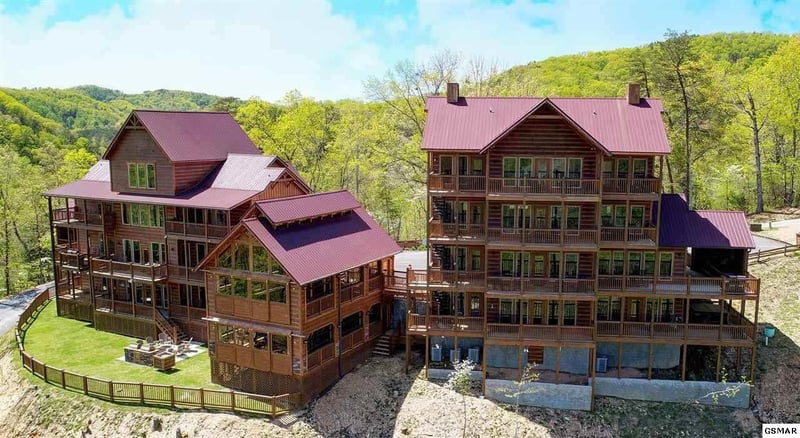 1175 Pine Mountain Rd, Sevierville, TN 37862