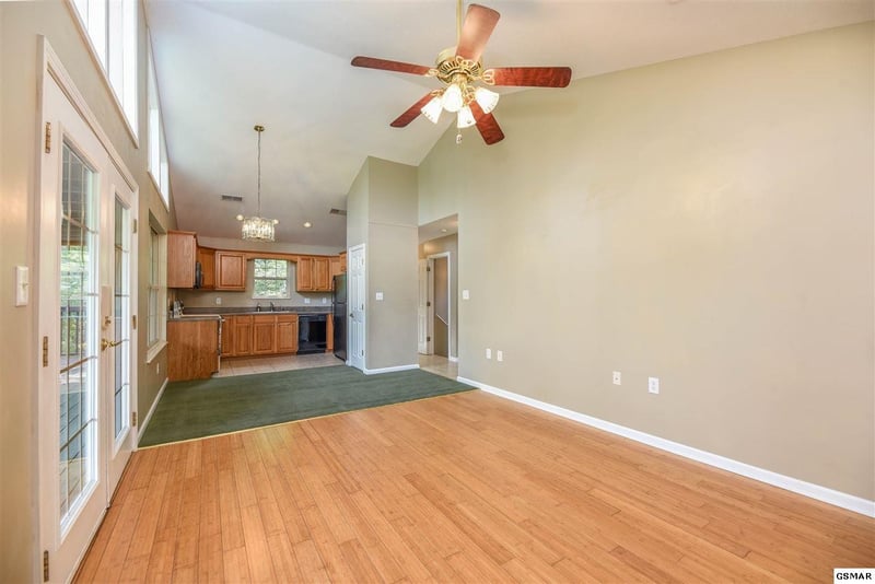 3241 Gold Dust Dr, Sevierville, TN 37863