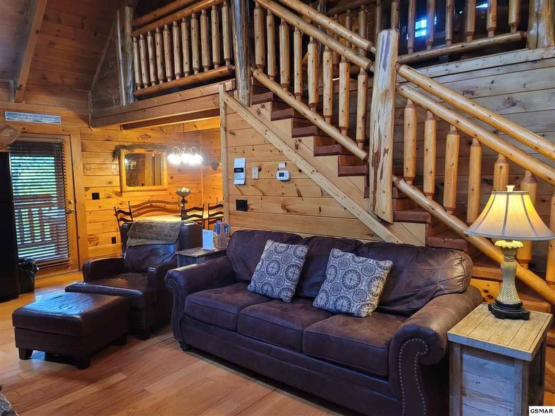 2249 Beach Front Dr, Sevierville, TN 37876