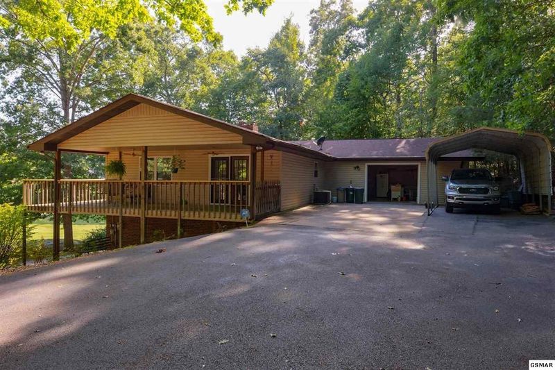 319 Pembroke Dr, Sevierville, TN 37876