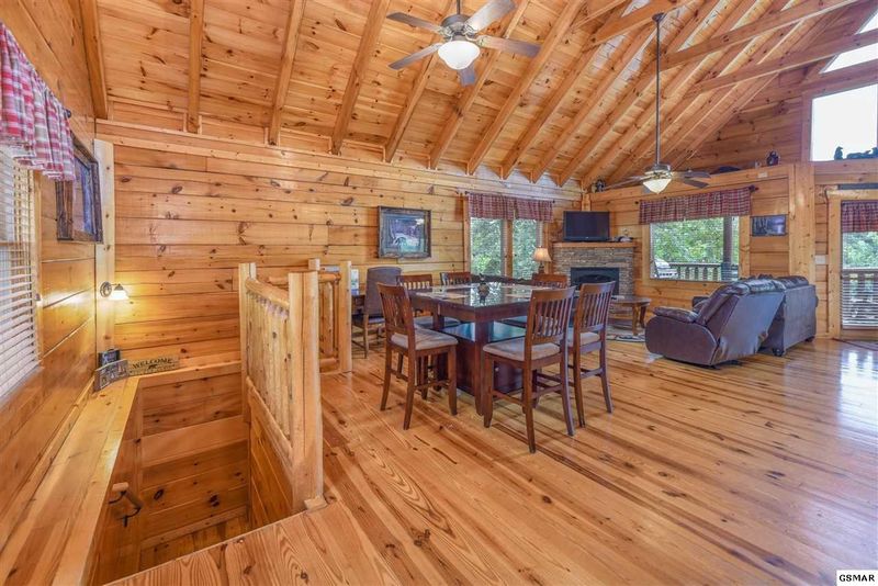 1107 Towering Oaks Dr, Sevierville, TN 37876