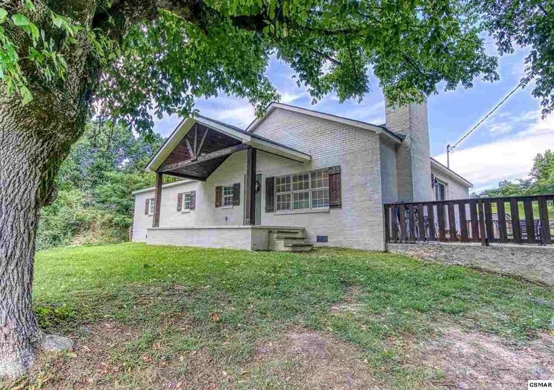 490 Panther Creek Rd, Sevierville, TN 37876
