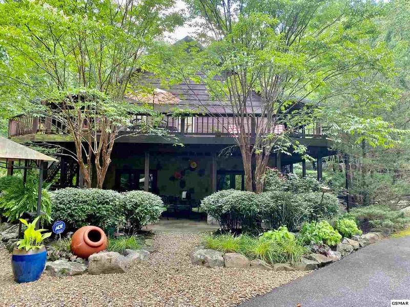3741 Ball Hollow Rd, Sevierville, TN 37876