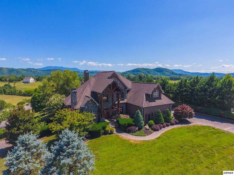 1418 Park Pl, Sevierville, TN 37862