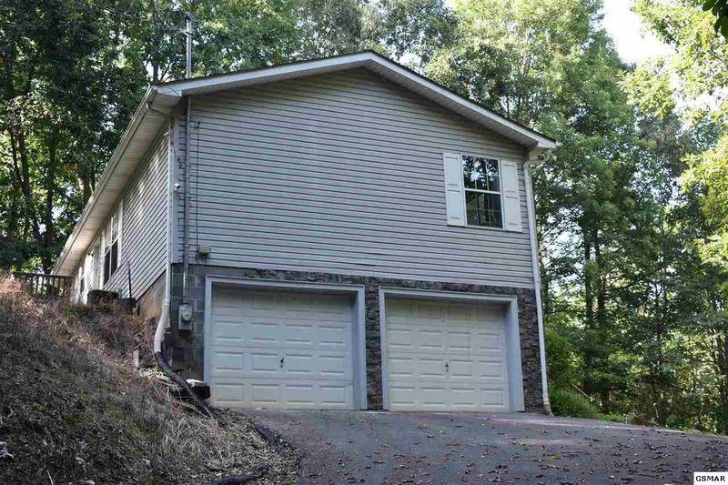 1555 Deer Browse Way, Sevierville, TN 37876