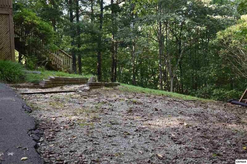 1555 Deer Browse Way, Sevierville, TN 37876