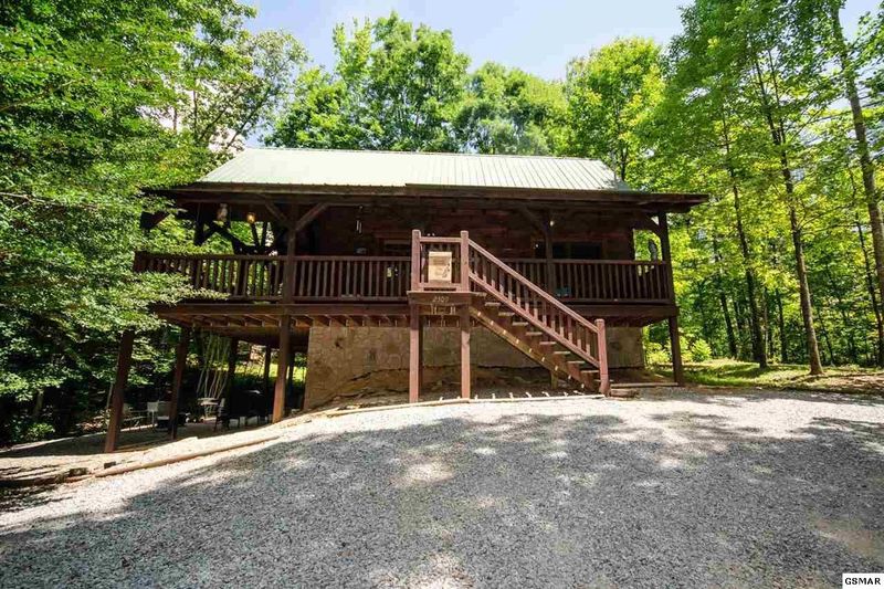 2309 View Dr #HEAVENLYTREEHOUSE, Sevierville, TN 37876