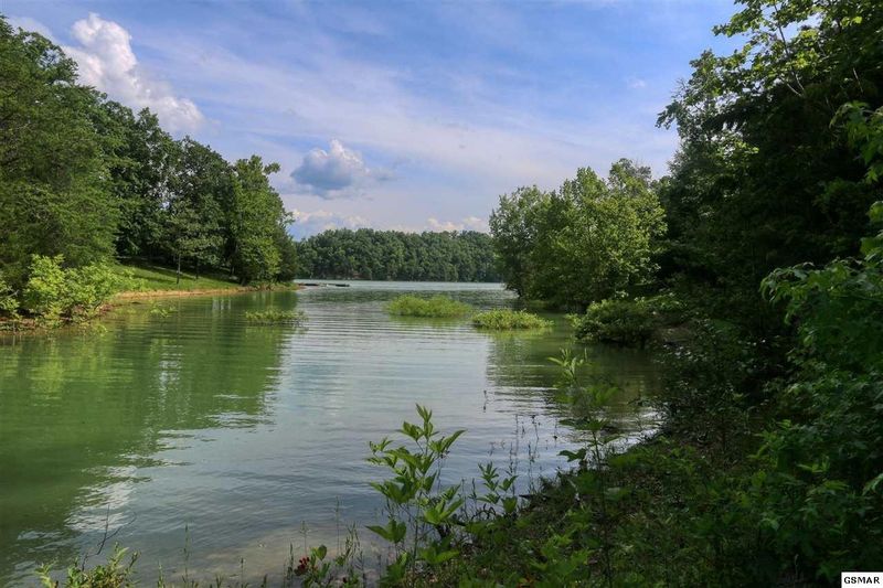 2466 Mcqueen Way, Sevierville, TN 37876