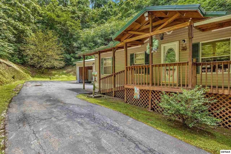 2403 Goldrush Rd, Sevierville, TN 37863