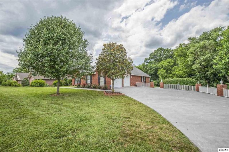 1315 Robert Ridge Rd, Sevierville, TN 37862