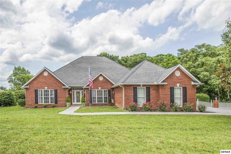 1315 Robert Ridge Rd, Sevierville, TN 37862
