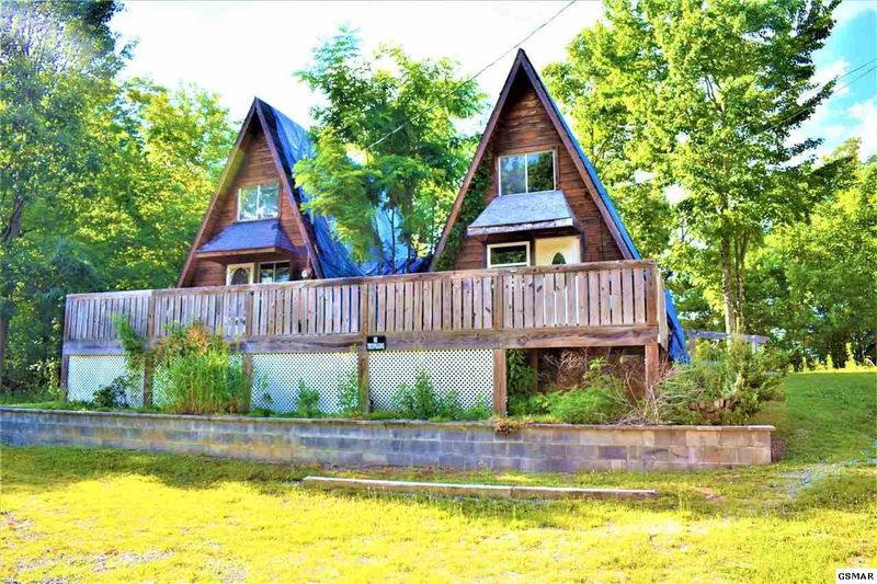 1642 Mountain View Rd, Sevierville, TN 37876