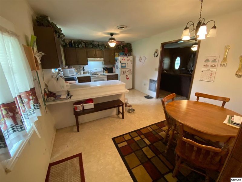 1009 Oak St, Sevierville, TN 37862